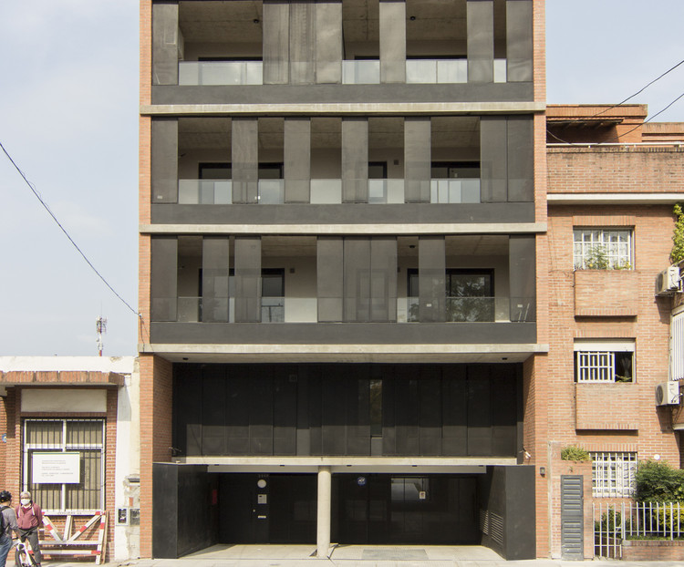 Griveo Building / Estudio NDG - More Images
