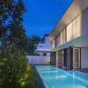 Berrima 10 LR - Căn biệt thự hiện đại đẳng cấp thiết kế tr&ecirc;n miếng đất h&igrave;nh tam gi&aacute;c ấn tượng ở Singapore
