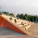 Plaza Azatlyk / DROM - Fotografía exterior, Plaza, Escaleras