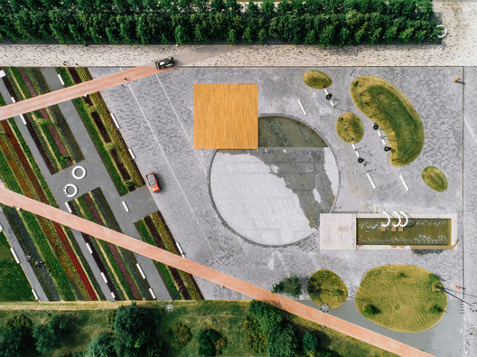 Azatlyk Square / DROM - Exterior Photography