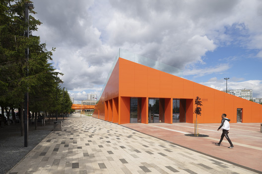 Azatlyk Square / DROM - Exterior Photography, Facade