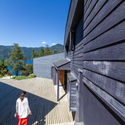 Houses in Lago Colico / Benjamin Goñi Arquitectos + Claro + Westendarp Arquitectos - Exterior Photography, Stairs, Concrete