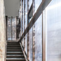 Centro de orientación Hillbrow / Local Studio - Fotografía interior, Ampliación, Escaleras, Barandas