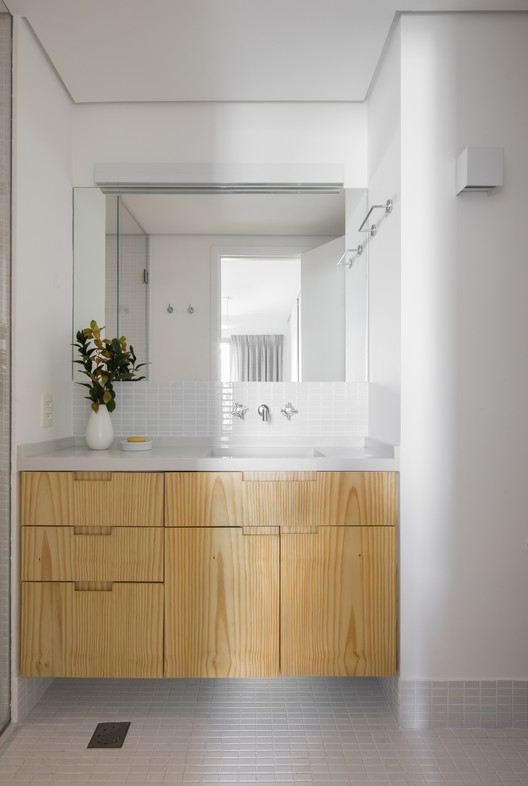 Apartamento do Fabrício / INÁ Arquitetura - Fotografia de Interiores, Banheiro, Pia, Bancada