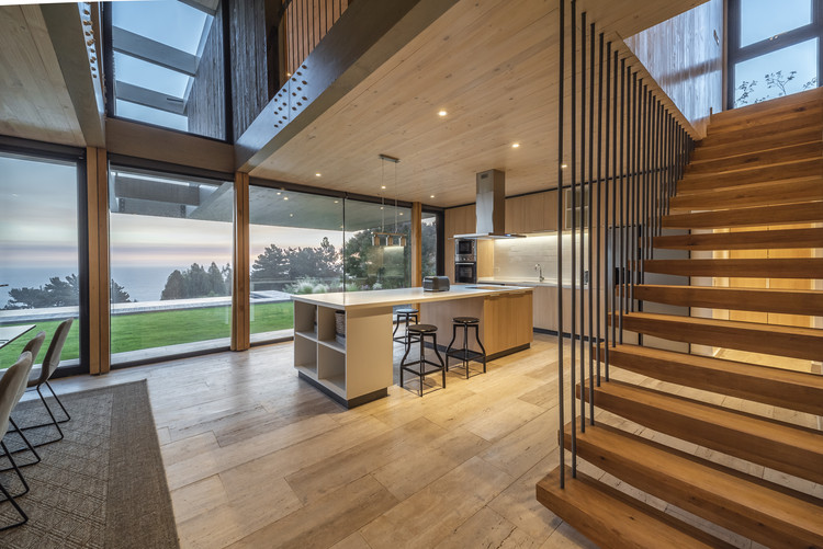 Casa 165 / PAR Arquitectos - Fotografía interior, Mesas, Sillas, Ventanas, Iluminación, Fijación Vigas, Fachada