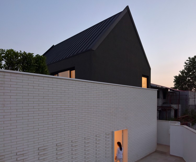 Afra House / DAAL Studio - More Images