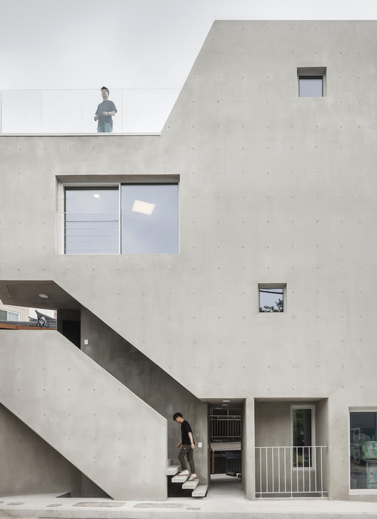 Slit House / Architects H2L Slit House / Architects H2L - Fotografia de Interiores, Fachada, Concreto