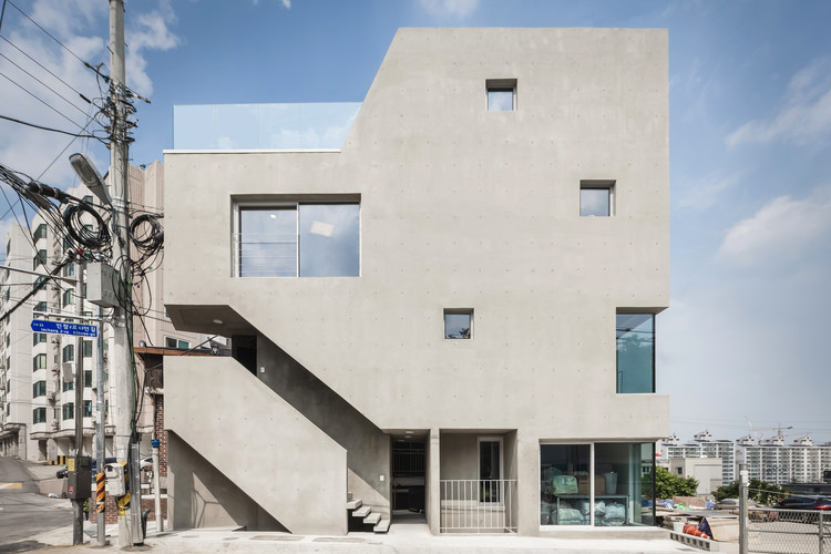 Slit House / Architects H2L - Fotografia de Exterior, Fachada