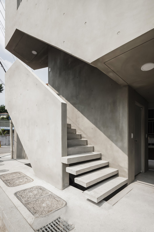 Slit House / Architects H2L Slit House / Architects H2L - Fotografia de Interiores, Escada, Concreto