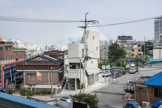 Slit House / Architects H2L Slit House / Architects H2L - Fotografia de Exterior