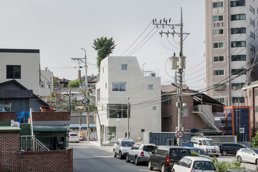 Slit House / Architects H2L Slit House / Architects H2L - Fotografia de Exterior