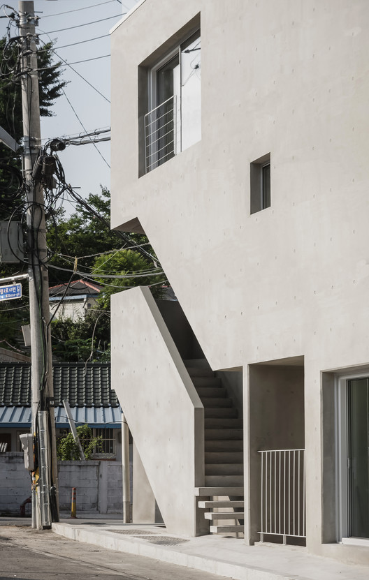 Slit House / Architects H2L Slit House / Architects H2L - Fotografia de Interiores, Escada, Concreto