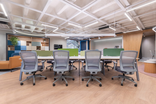 Riccó Hub  / Mombá Arquitetura - Fotografia de Interiores, Sala de Jantar, Cadeira