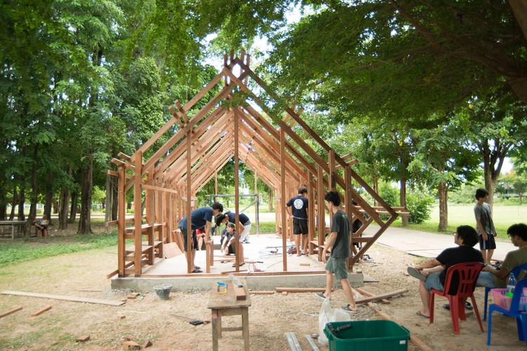 Toongnatapin学校图书馆，15天木结构建造 / 泰国艺术大学建筑系学生委员会 - 建筑图