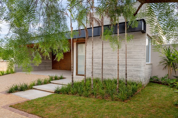 Casa TGS / Laercio Fabiano Arquitetura - Fotografia de Exterior, Fachada, Jardim, Aido