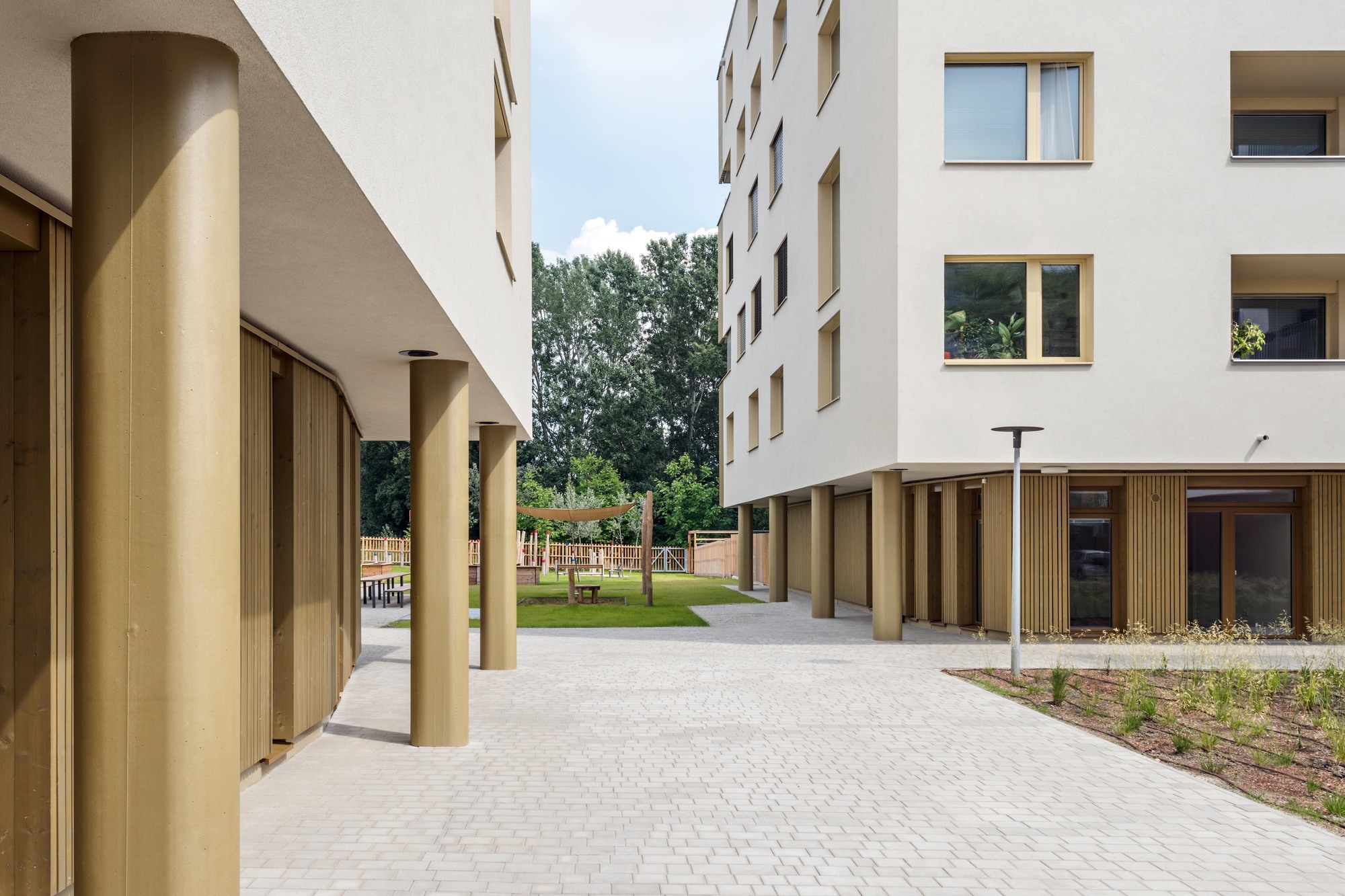 Gallery of STA zwei+plus Intergenerational Housing / trans_city TC 4