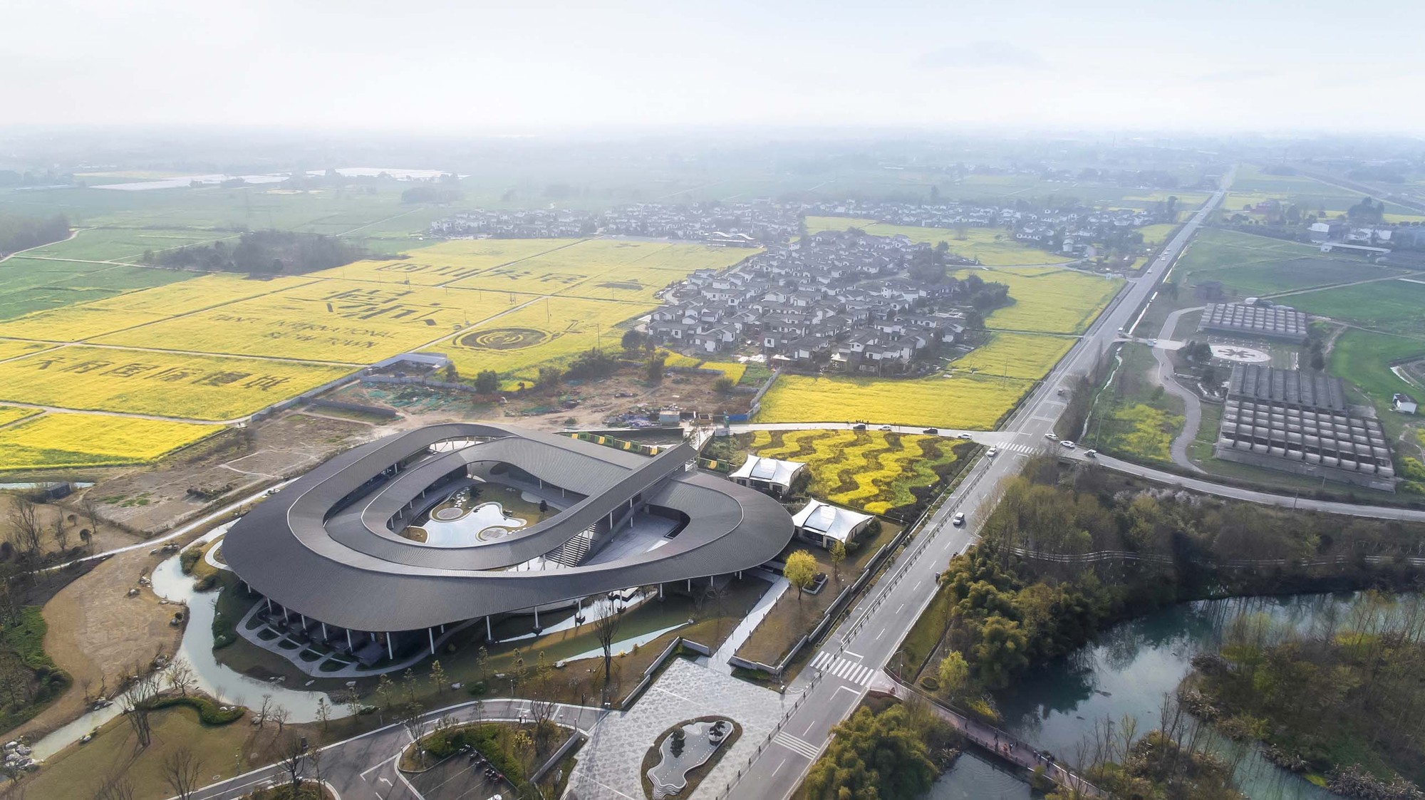 Gallery of Corpland Loop Resort / BUZZ/ Büro Ziyu Zhuang - 8