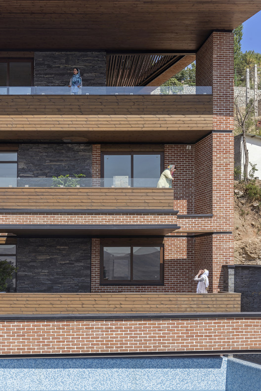 An Intimate Apartment In Lavasan / Atizist Consulting Engineers - Wood, Windows, Brick, Facade, Beam