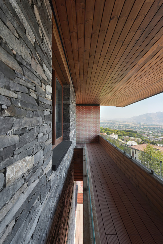 An Intimate Apartment In Lavasan / Atizist Consulting Engineers - Wood, Windows, Beam