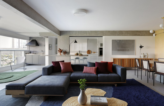 Apartamento TG / Ana Sawaia Arquitetura - Fotografia de Interiores, Sala de Estar, Sofá, Mesa
