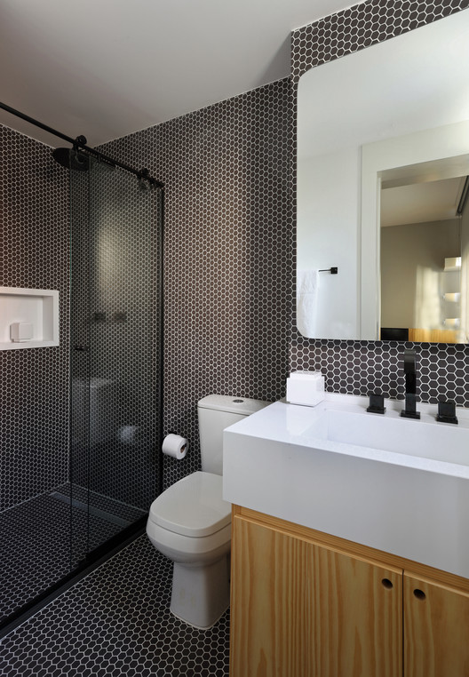 Apartamento TG / Ana Sawaia Arquitetura - Fotografia de Interiores, Banheiro, Pia