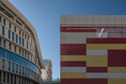 Hospital da Mulher e da Criança do Tibete / BAZUO Architecture Studio Hospital da Mulher e da Criança do Tibete / BAZUO Architecture Studio - Fotografia de Exterior, Fachada
