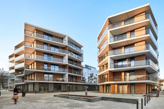 Lutgardis, Reconstruction of a Block with Facilities and Dwellings / Urban Platform - Exterior Photography, Windows, Facade