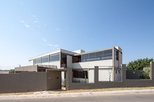 Casa Cerrado / CoGa Arquitetura Casa Cerrado / CoGa Arquitetura - Fotografia de Exterior, Porta, Fachada, Janela