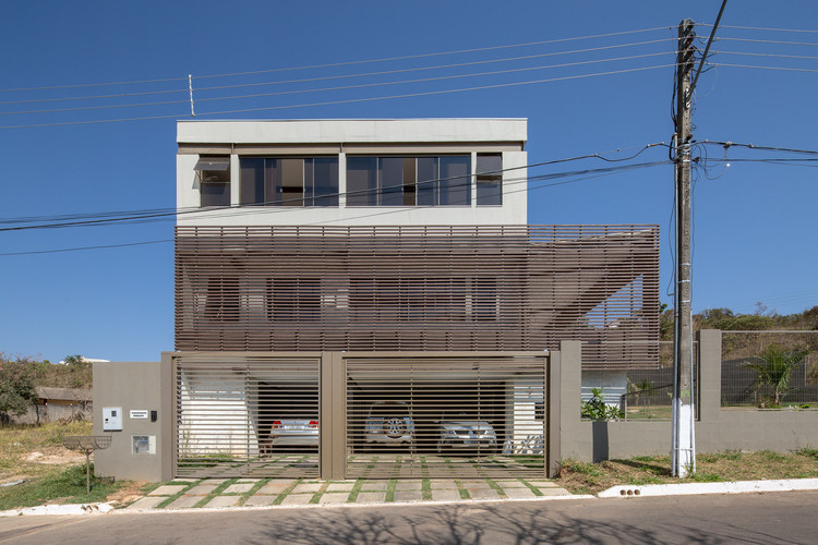 Casa Cerrado / CoGa Arquitetura - Fotografia de Exterior, Janela, Tijolo, Escada, Fachada