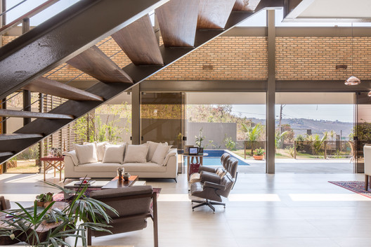Casa Cerrado / CoGa Arquitetura Casa Cerrado / CoGa Arquitetura - Fotografia de Interiores, Sala de Estar, Sofá, Viga, Pátio