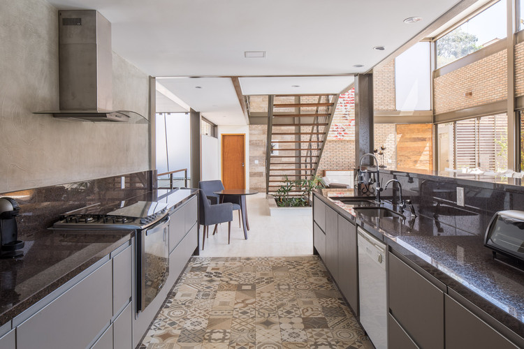 Casa Cerrado / CoGa Arquitetura - Fotografia de Interiores, Cozinha, Bancada, Pia, Janela