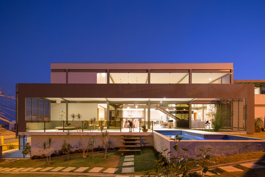 Casa Cerrado / CoGa Arquitetura Casa Cerrado / CoGa Arquitetura - Fotografia de Exterior, Fachada, Janela