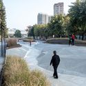 Memória da Terra / NODE Architecture & Urbanism - Fotografia de Exterior, Parque