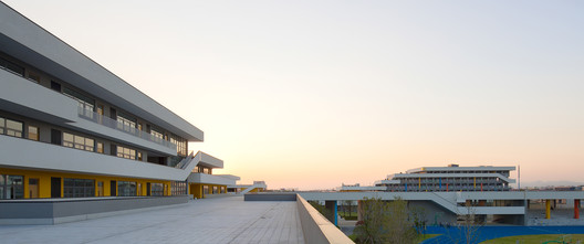 Ningbo Hanvos School / DC Alliance Ningbo Hanvos School / DC Alliance - Exterior Photography, Facade
