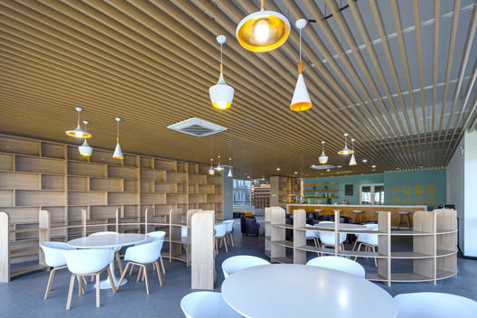 Ningbo Hanvos School / DC Alliance Ningbo Hanvos School / DC Alliance - Interior Photography, Dining room