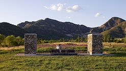 带风景的厕所 / 过半儿