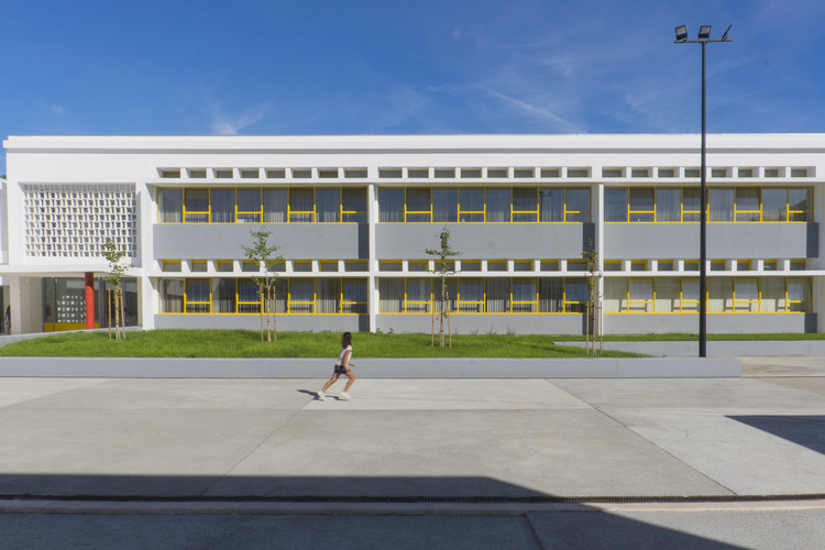 EB Nº 53 Prof. Agostinho da Silva- Marvila School / Alexandre Marques Pereira Arquitectura - Exterior Photography