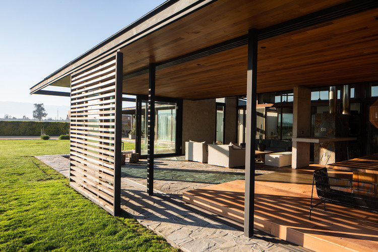 Extension in Isla Maipo / Pedro Ruiz + Benjamín Smart - Exterior Photography, Concrete, Beam