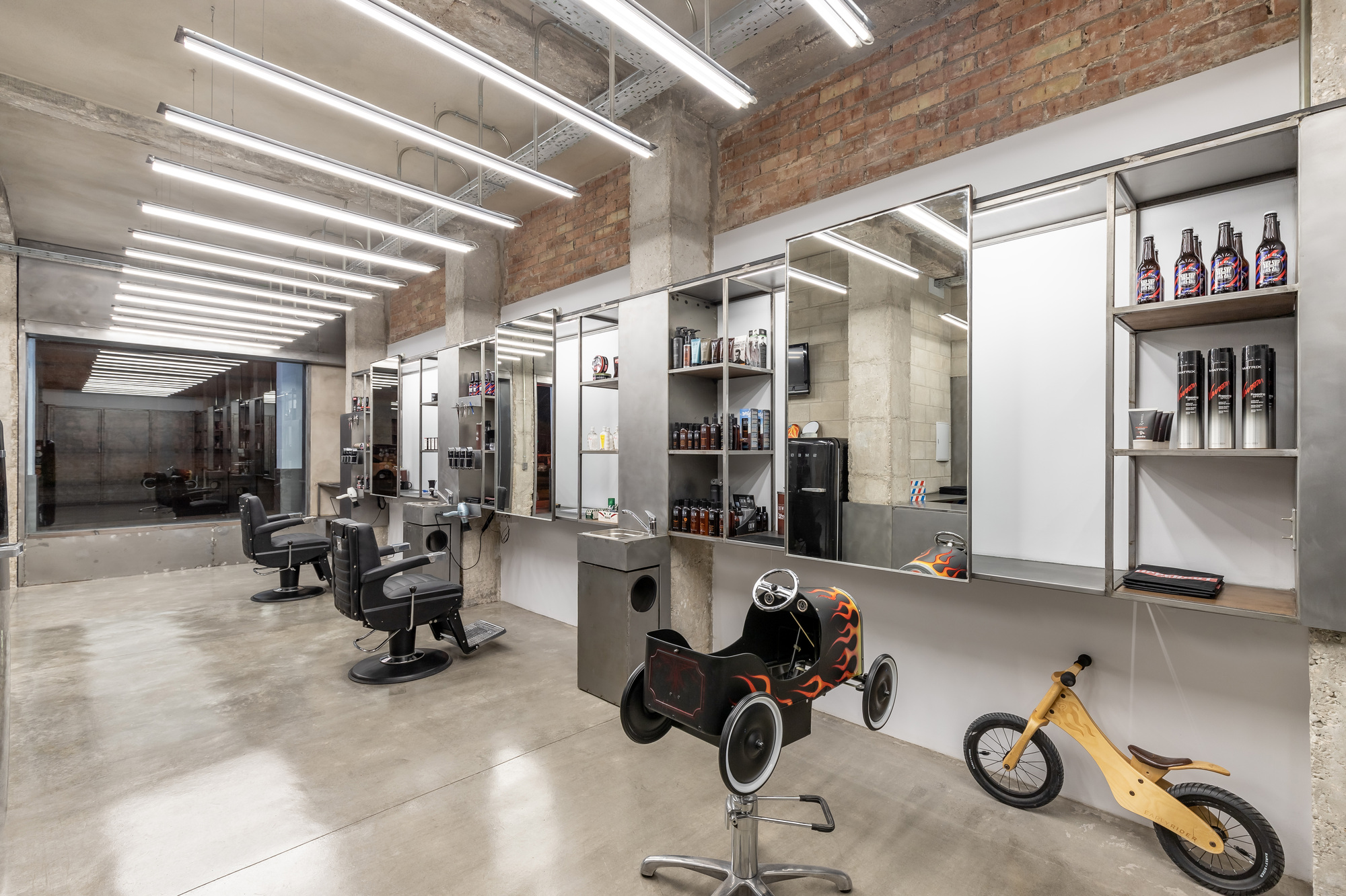 Galería de Taller de barbería Sergio Vaz / La casa amarilla