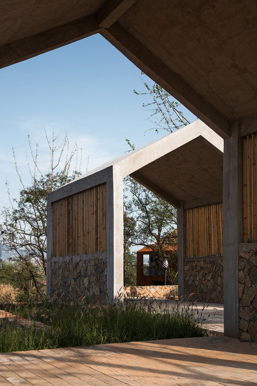Vila Ideal Shiziling / ARCPLUS · Free Studio - Fotografia de Exterior, Madeira, Concreto