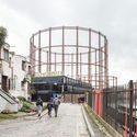 Los gasómetros de Londres documentados por el fotógrafo Francesco Russo - Cine Y Arquitectura