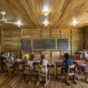 Escuela Waldorf Casa de las Estrellas / Salagnac Arquitectos - Fotografía interior, Escuela Primaria, Fijación Vigas, Sillas, Mesas