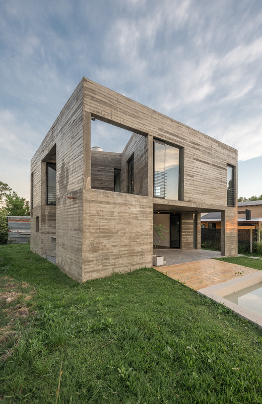 Cubo House / D' Argenio Saravi Arquitectos - Exterior Photography, Facade, Concrete, Brick