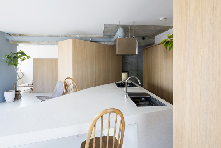 Apartamento ROOM 403 / KIRI Architects - Fotografia de Interiores, Cozinha, Bancada