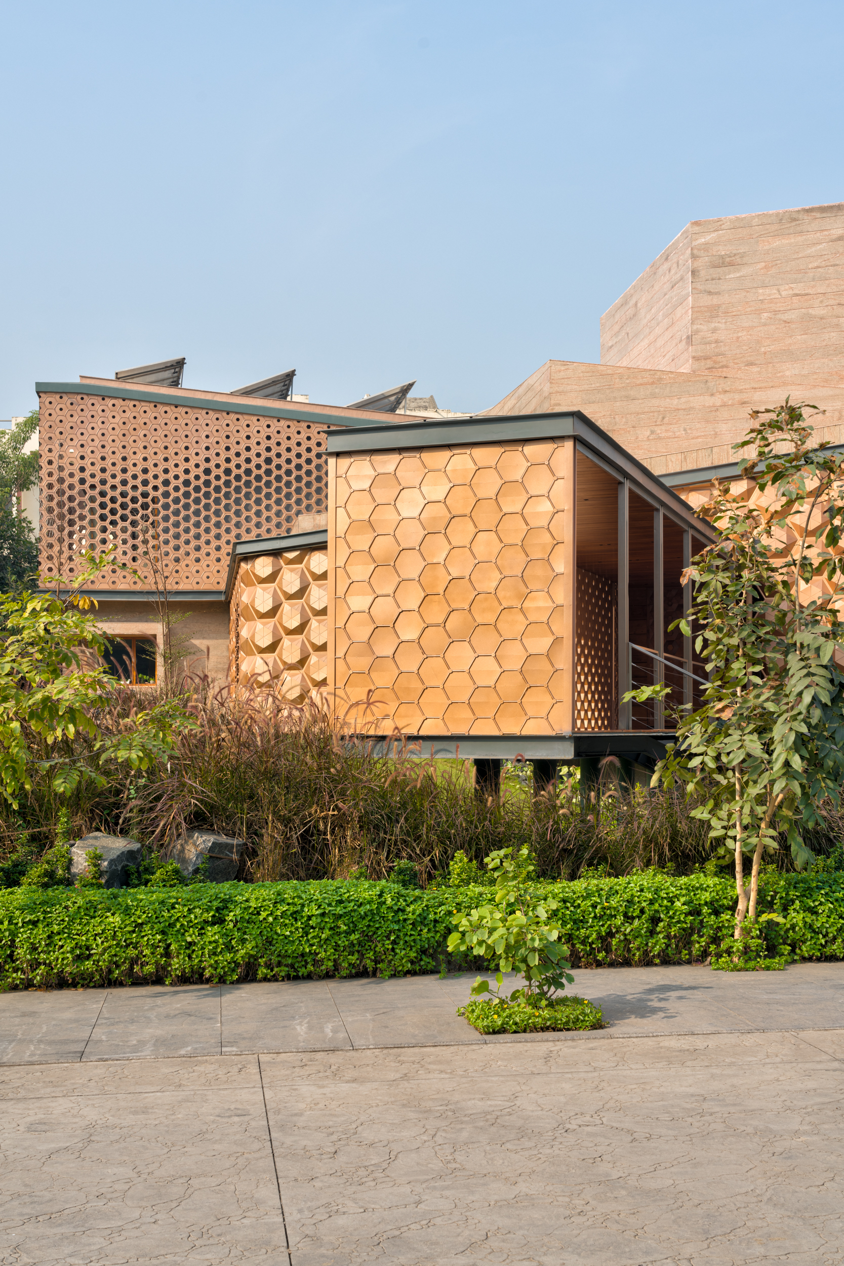 Gallery of HIVE House / Openideas Architects 36