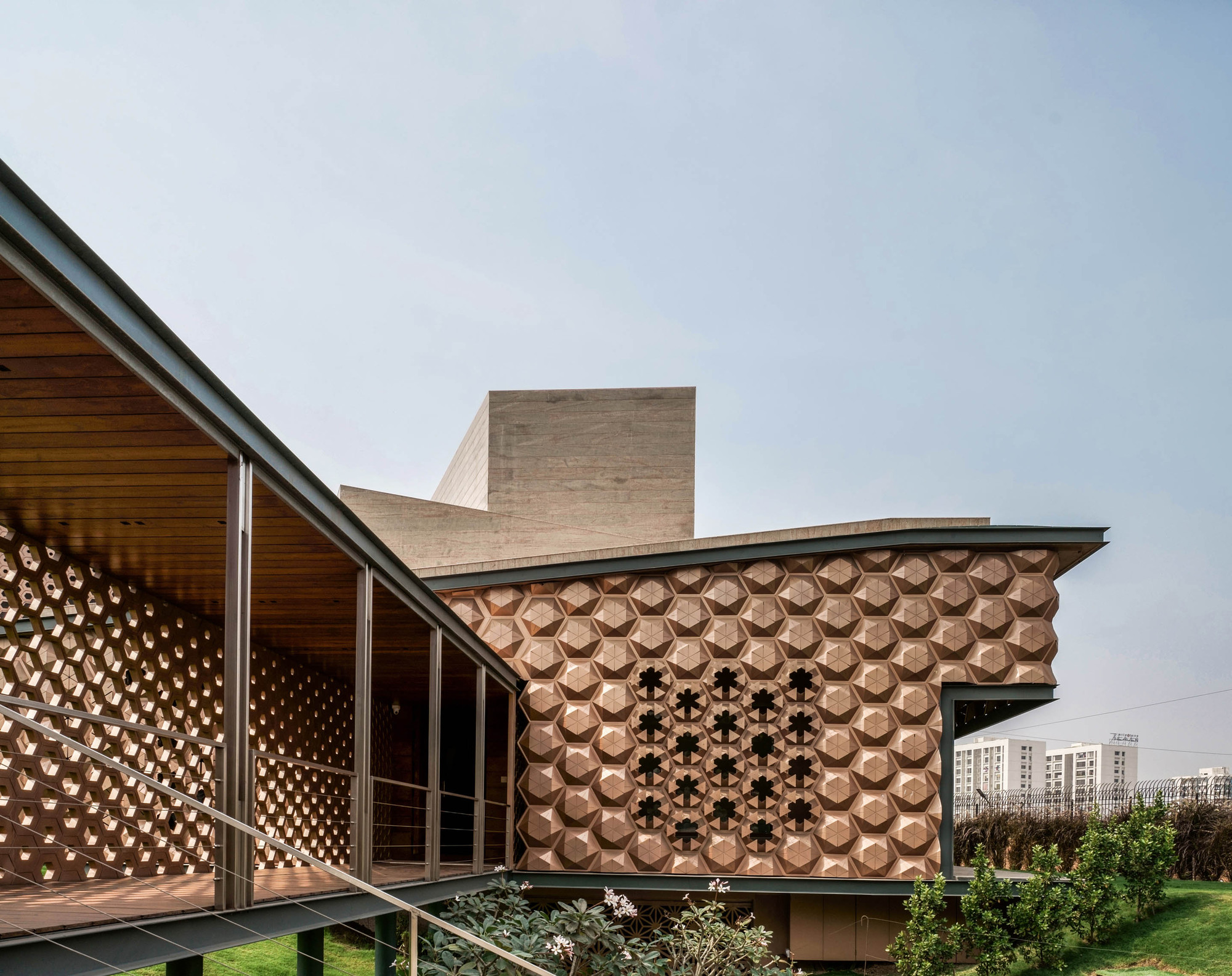 Gallery of HIVE House / Openideas Architects 9