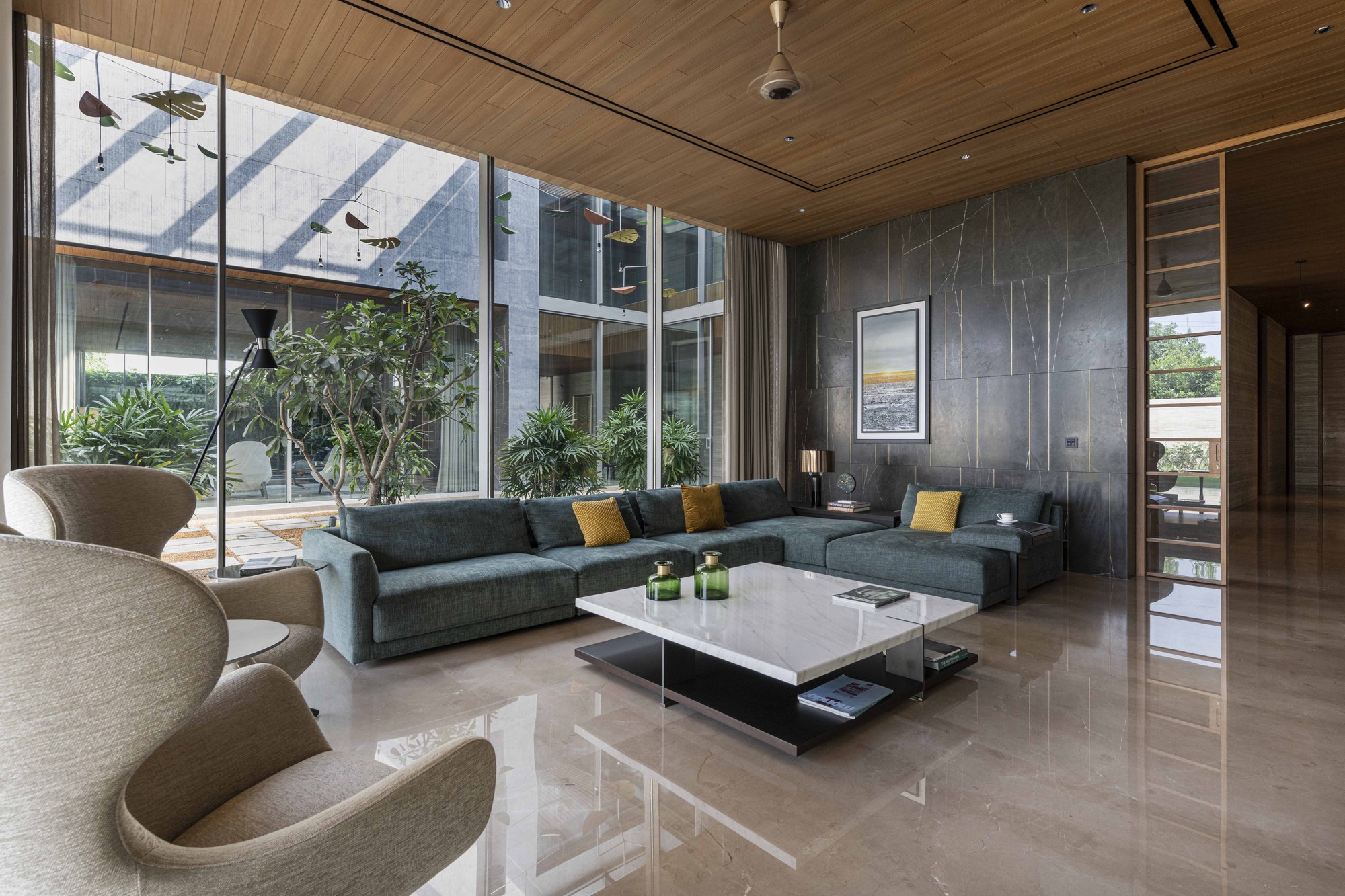 Gallery of HHouse / Co.lab Design Studio 23