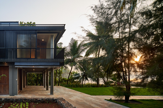 House in a Beach Garden  / Architecture BRIO - Exterior Photography