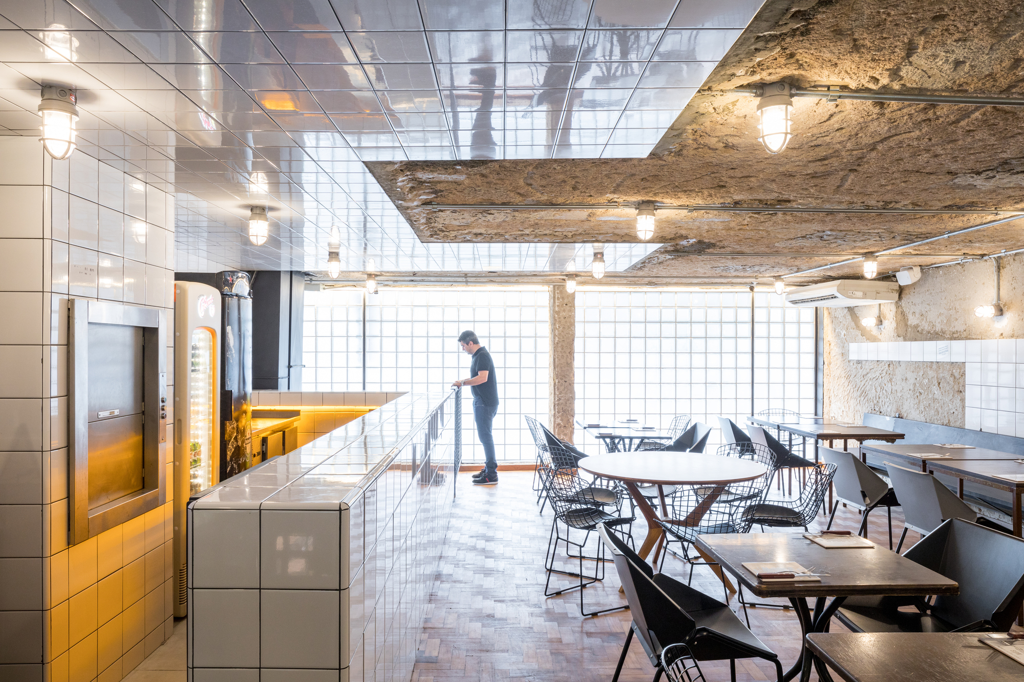 Gallery of Ricco Burger Restaurant / BLOCO Arquitetos - 13