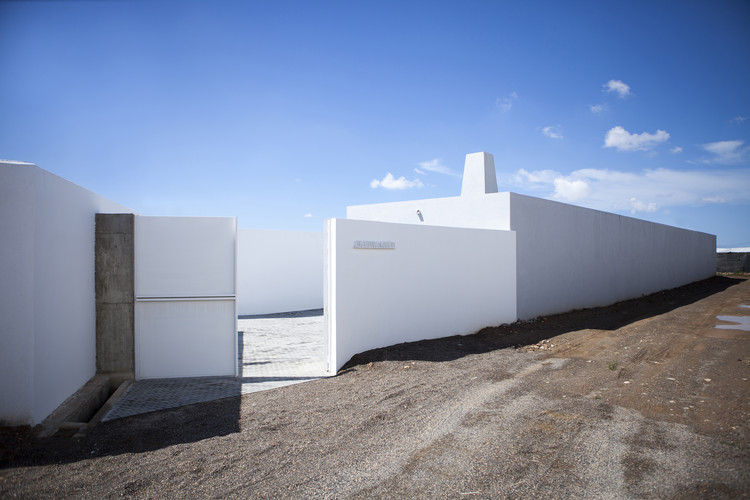 Ampliación del Cementerio de la Mojonera / Palenzvela Taller de Arquitectura - Fotografía exterior, Fachada